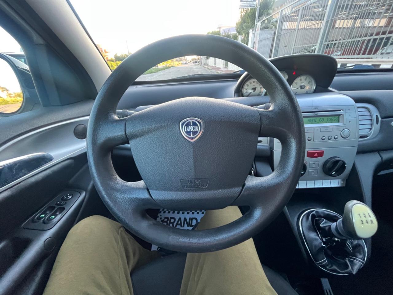Lancia Ypsilon 1.2 69 CV Unyca - 2011