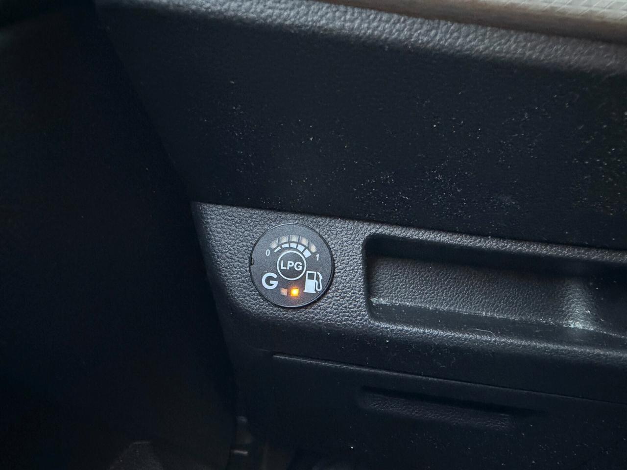RENAULT CLIO 2023 1.0 BENZINA/GPL 101 CV *SINISTRATA