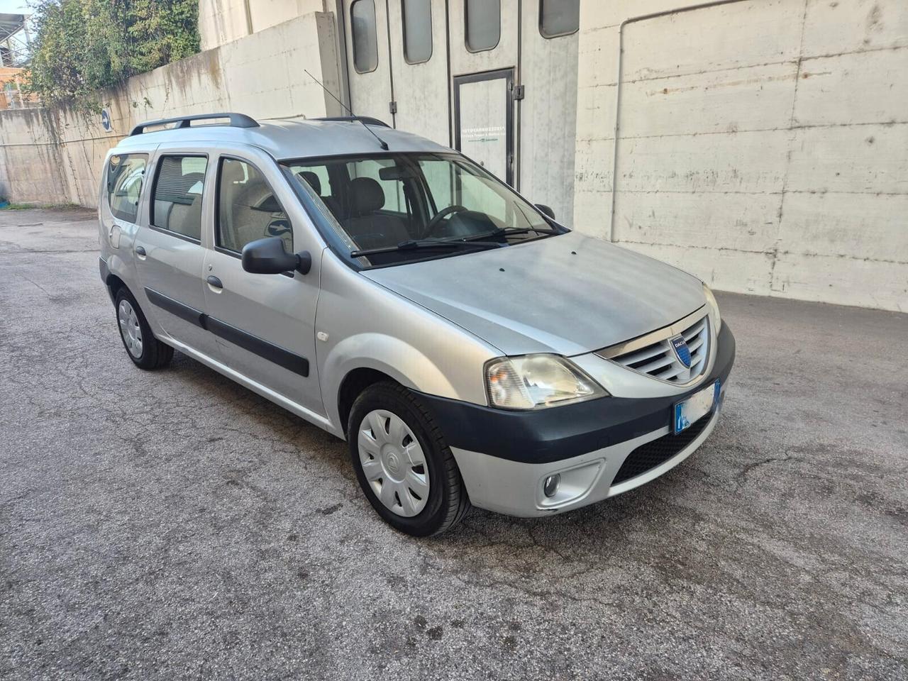 Dacia Logan MCV 1.5 dCi 70CV 7 posti Lauréate OK NEOPATENTATI