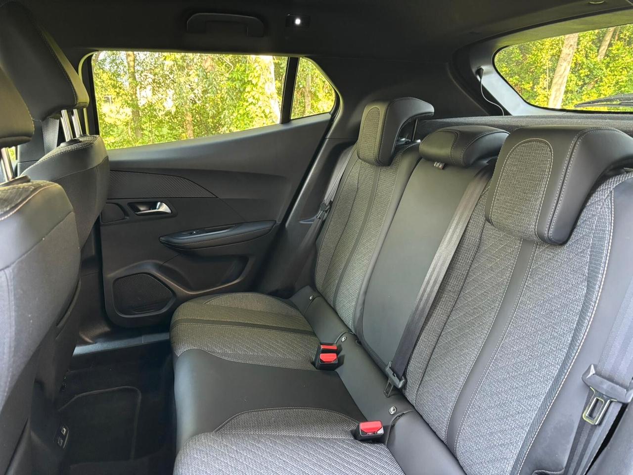 Peugeot 2008 PureTech 130 S&S EAT8 Allure