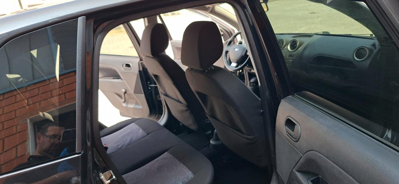 FIESTA 5 PORTE GHIA IDEALE PER NEOPATENTATI