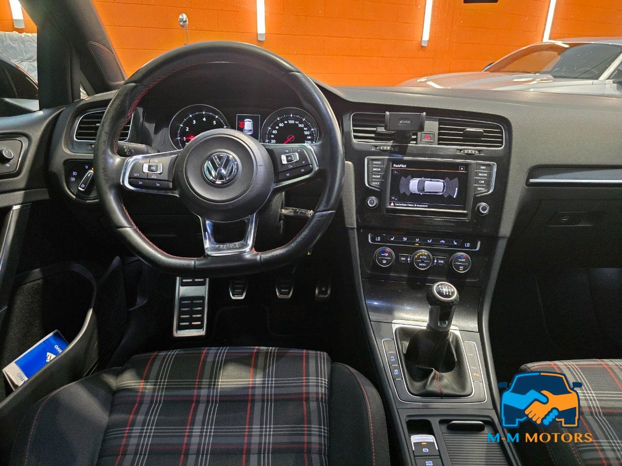 Volkswagen Golf GTI