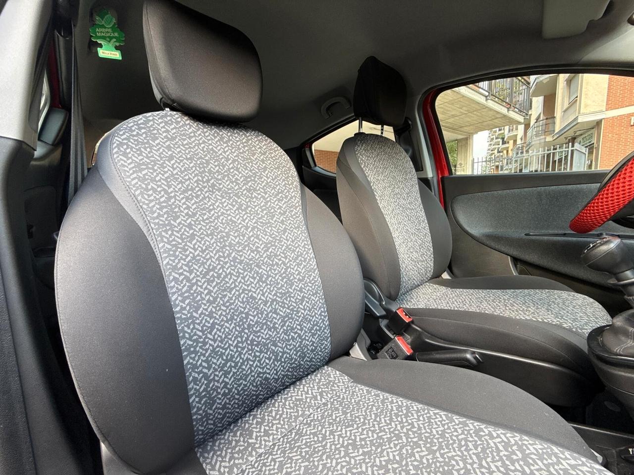 Lancia Ypsilon 1.2 69 CV 5 porte GPL Silver