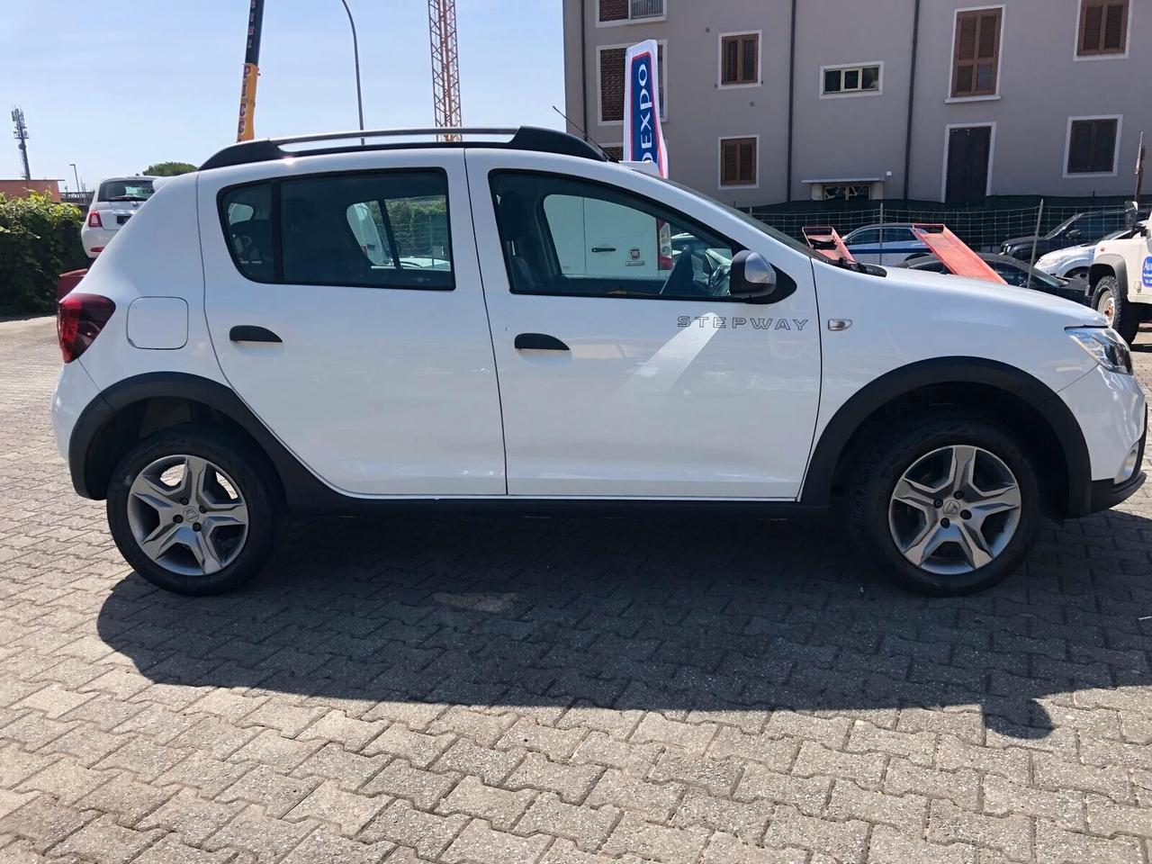 Dacia Sandero Stepway 0.9 TCe 90 CV NAVIGATORE/SENSORI PARCHEGGIO/TOUCHSCREEN GARANZIA 12 MESI RINNOVABILE FINO A 60 MESI!!!