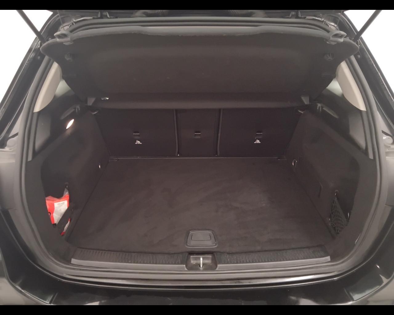 Mercedes-Benz Classe B - W247 2018 - B 180 d Sport auto