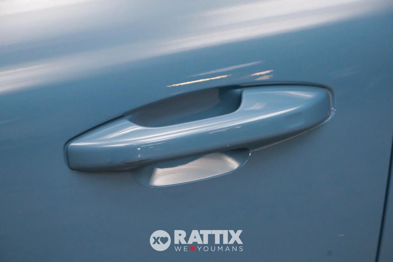 Volvo C40 motore elettrico Twin Motor Ultimate AWD + tetto panoramico