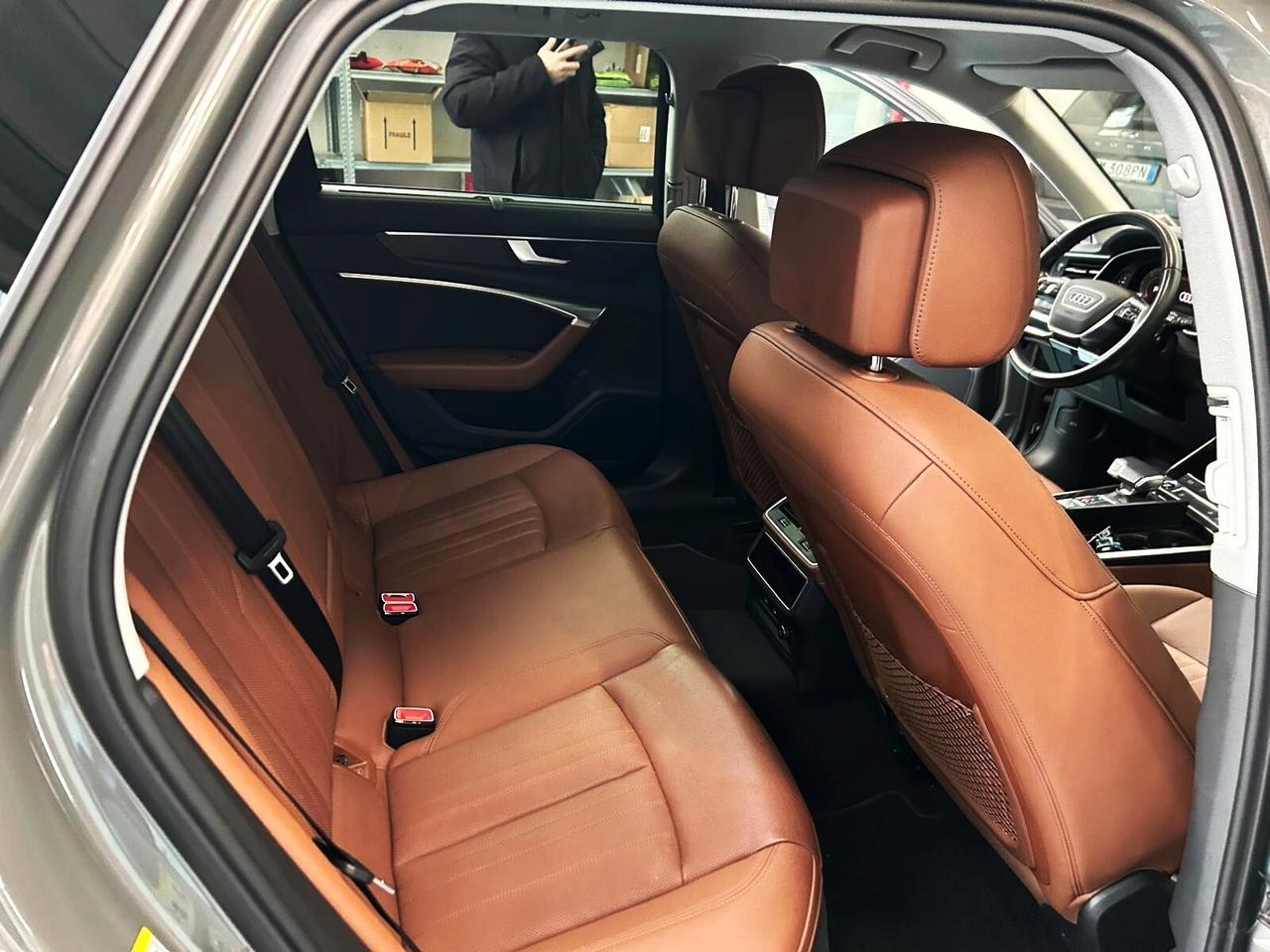 Audi A6 Avant 40 2.0 Tdi quattro S tronic Business Plus