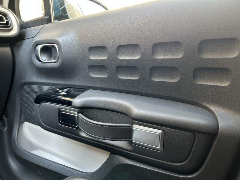 Citroën C3 PureTech 83 Shine Pack INTERNI PELLE+NAVI+CAMERA