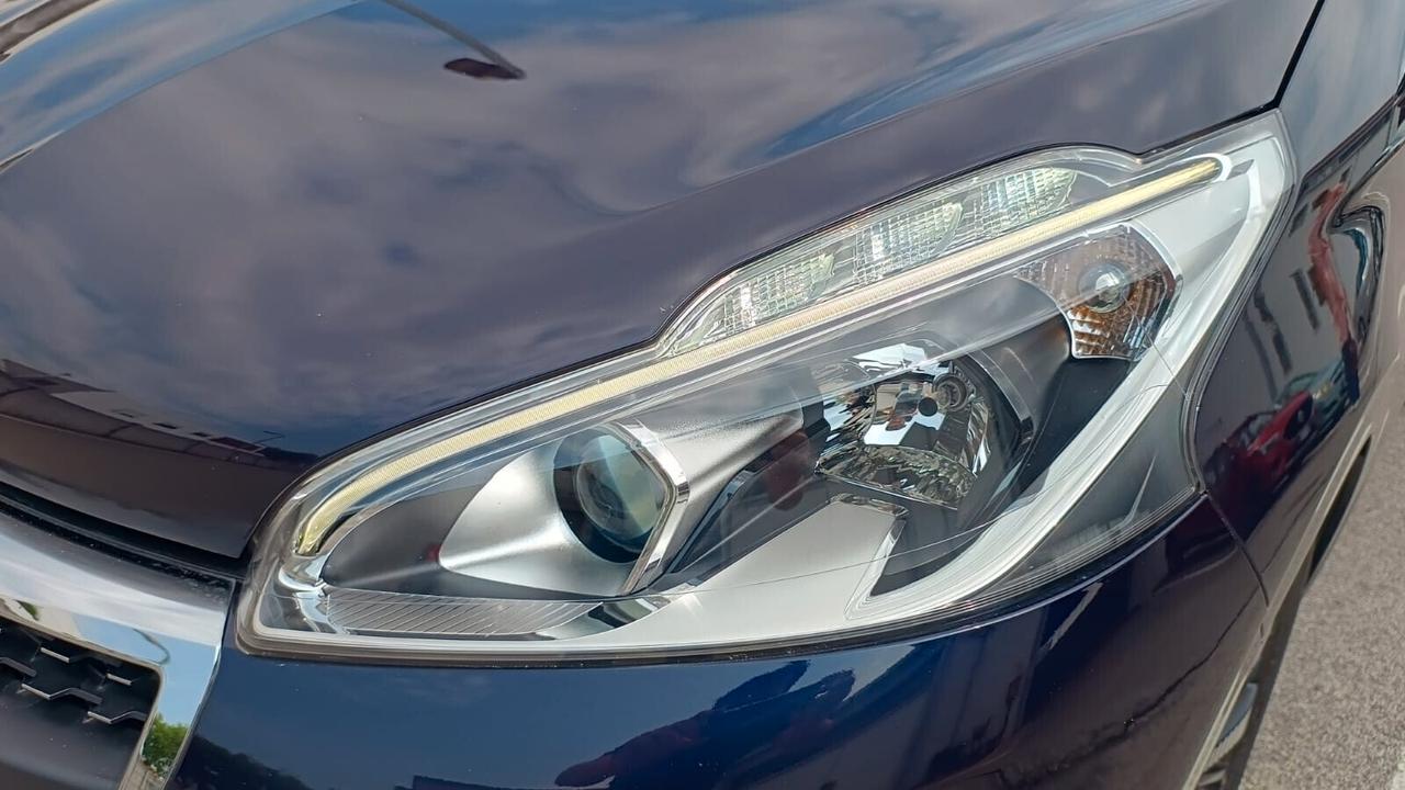 Peugeot 208 PureTech 82 5 porte Allure