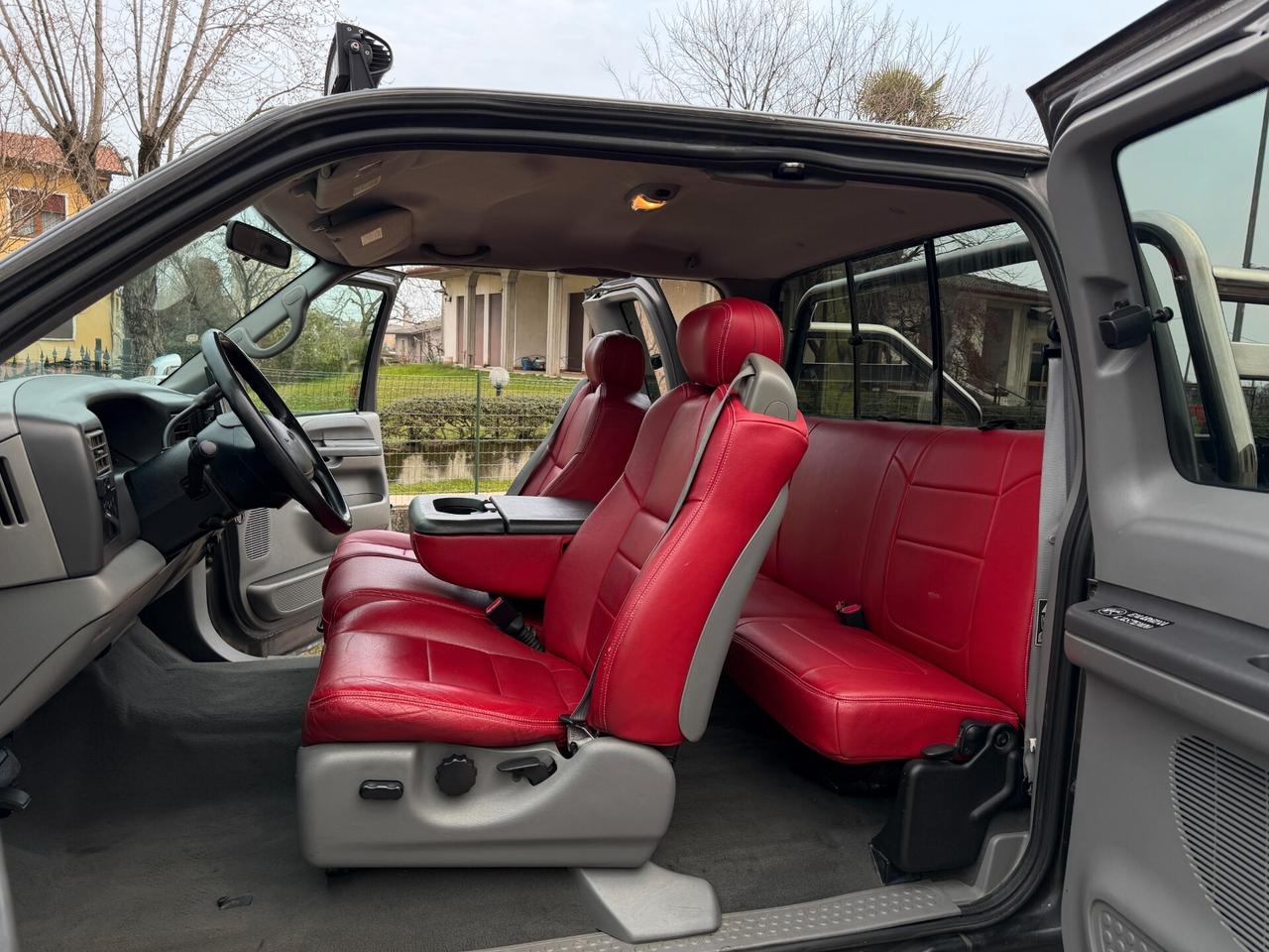 Ford F-250 5.4i V8 GPL 4X4 XLT 6Posti