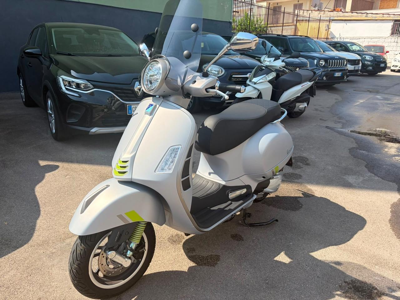 Piaggio Vespa 300 GTS SUPERTECH