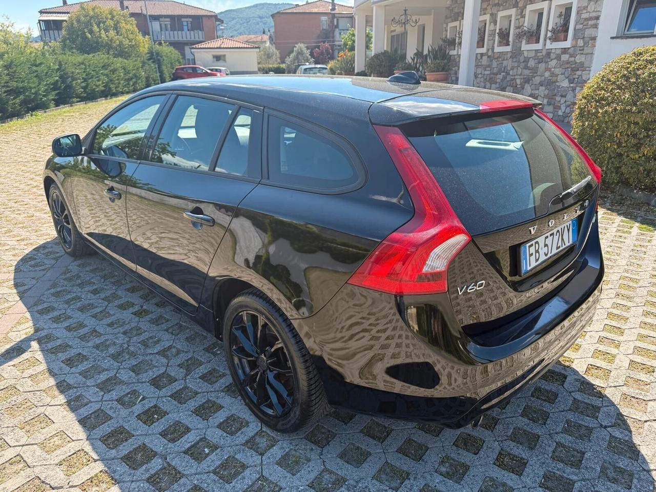 Volvo V60 D2 Geartronic Summum