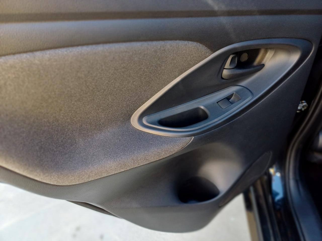 Toyota Yaris 1.5 Hybrid 5 porte Lounge(TETTO PANORAMICO)