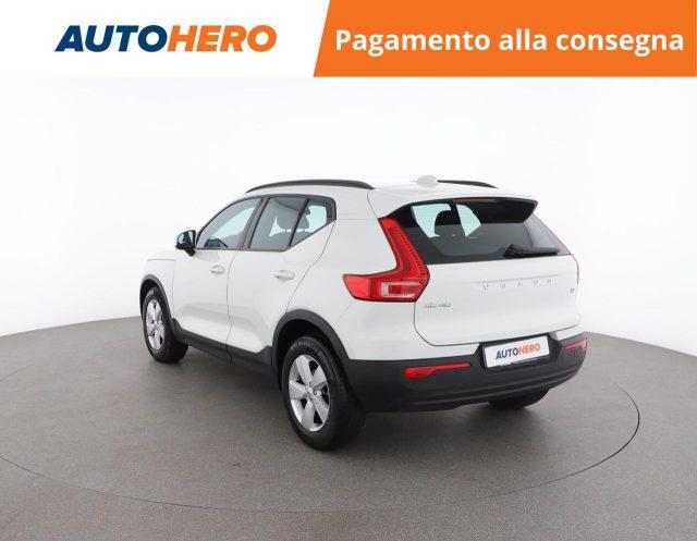 VOLVO XC40 T2 Momentum Core