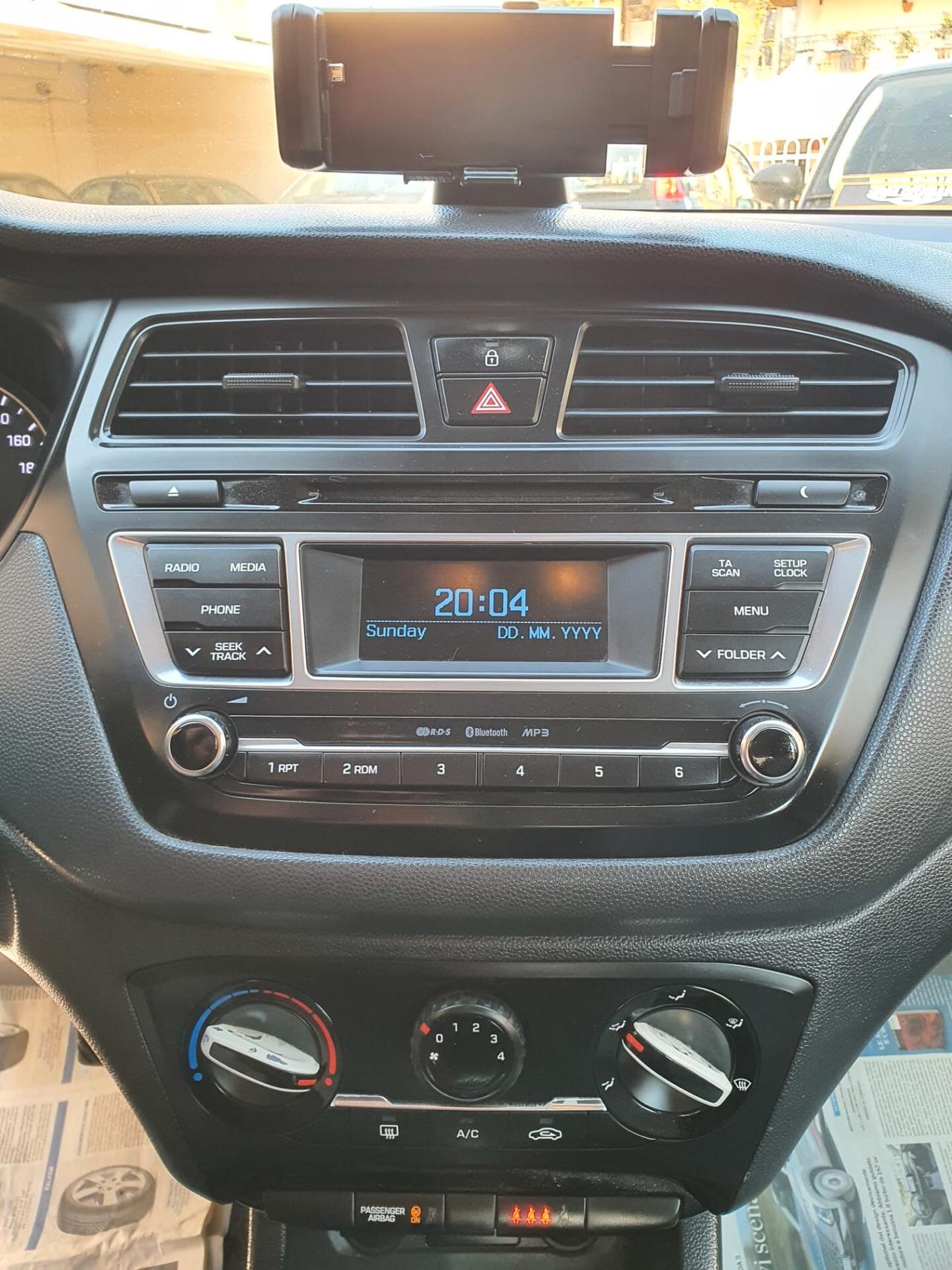 Hyundai i20 1.1 CRDi 12V /"73.000km!!!"