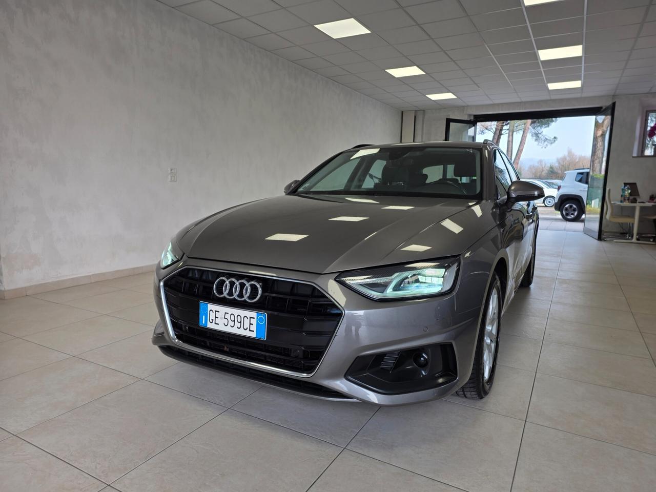 Audi A4 40 TDI S tronic Business Advanced