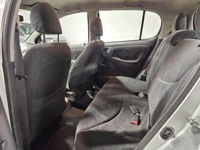 TOYOTA Yaris 1.0i 16V cat 5 porte