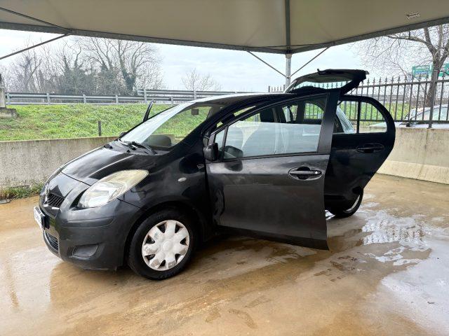 TOYOTA Yaris 1.0 5 porte OK NEIèATENTATI BòUETHOOT