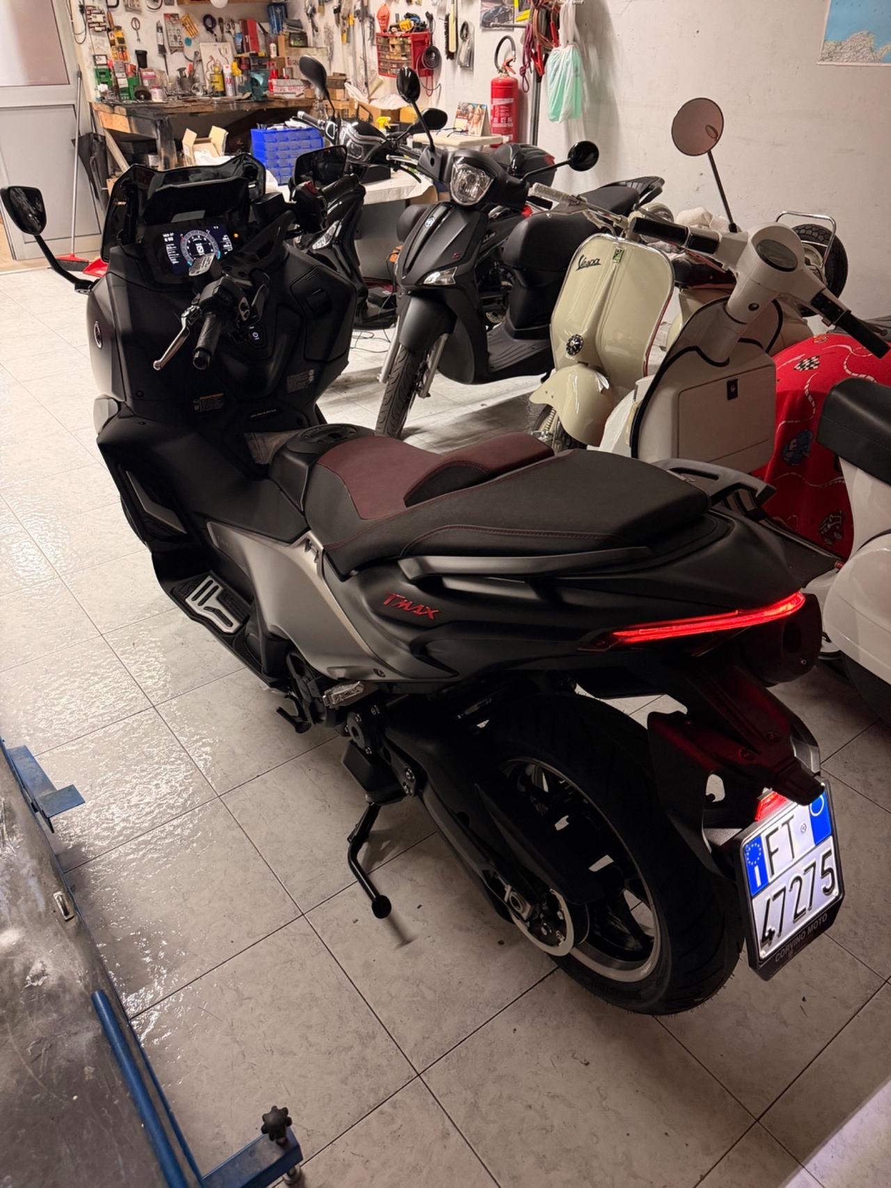 Yamaha TMAX 560 25 Th anniversary KM0