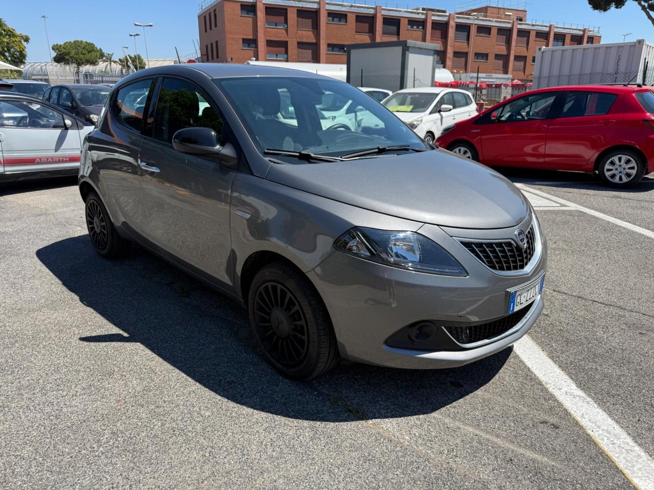 Lancia Ypsilon 1.0 FireFly 5 porte S&S Hybrid Ecochic Silver