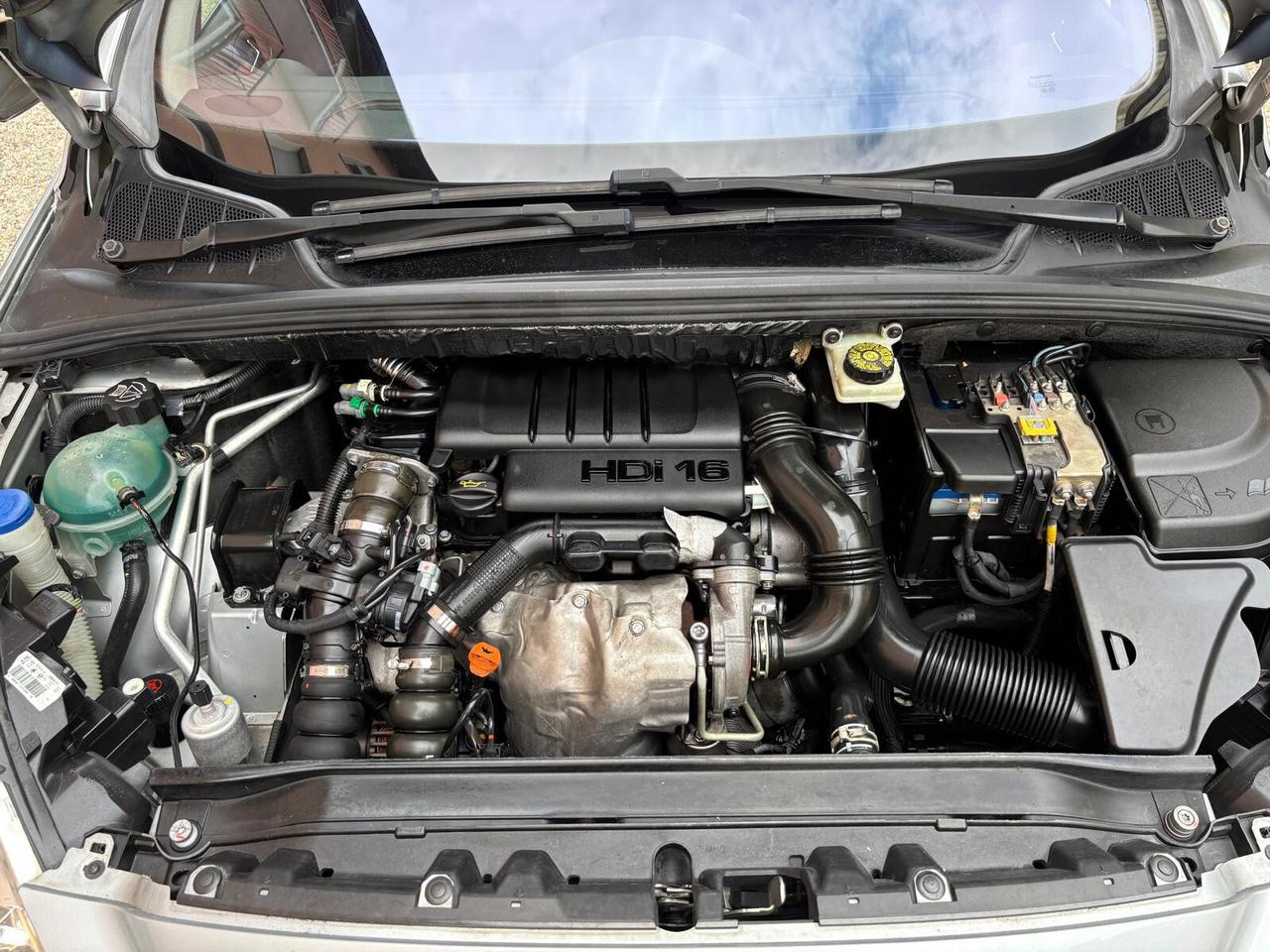 Peugeot 308 1.6 HDi 110CV SW Ciel Féline