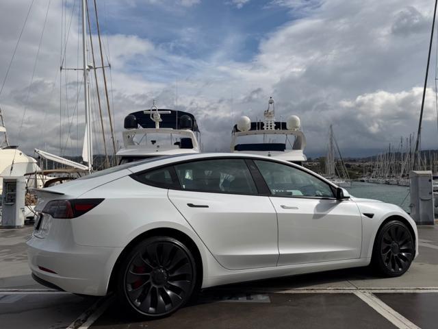 TESLA Model 3 PERFORMANCE NAVI+PELLE+PINZE ROSSE+SPOILER