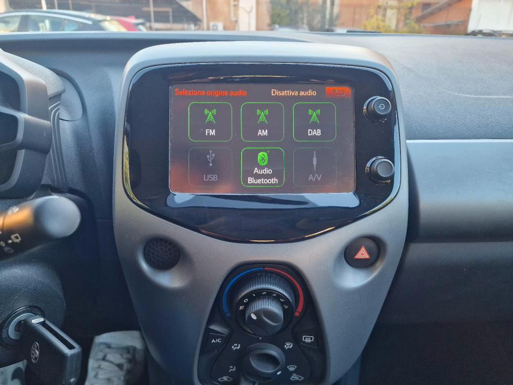 Toyota Aygo 5 Porte Aygo 5p 1.0 x-business m-mt 72cv