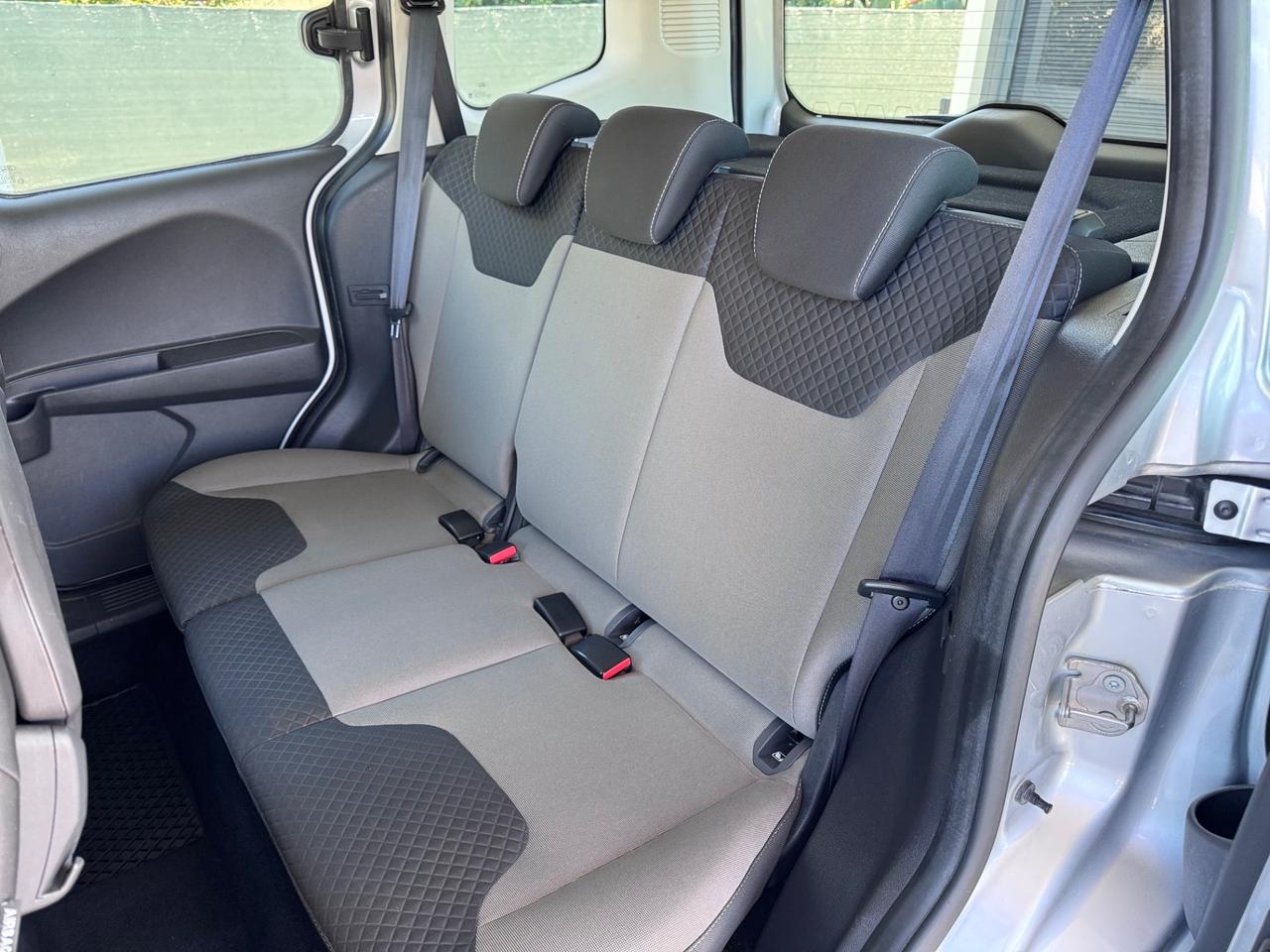 Ford Tourneo Courier 1.5 TDCI 95 CV Plus