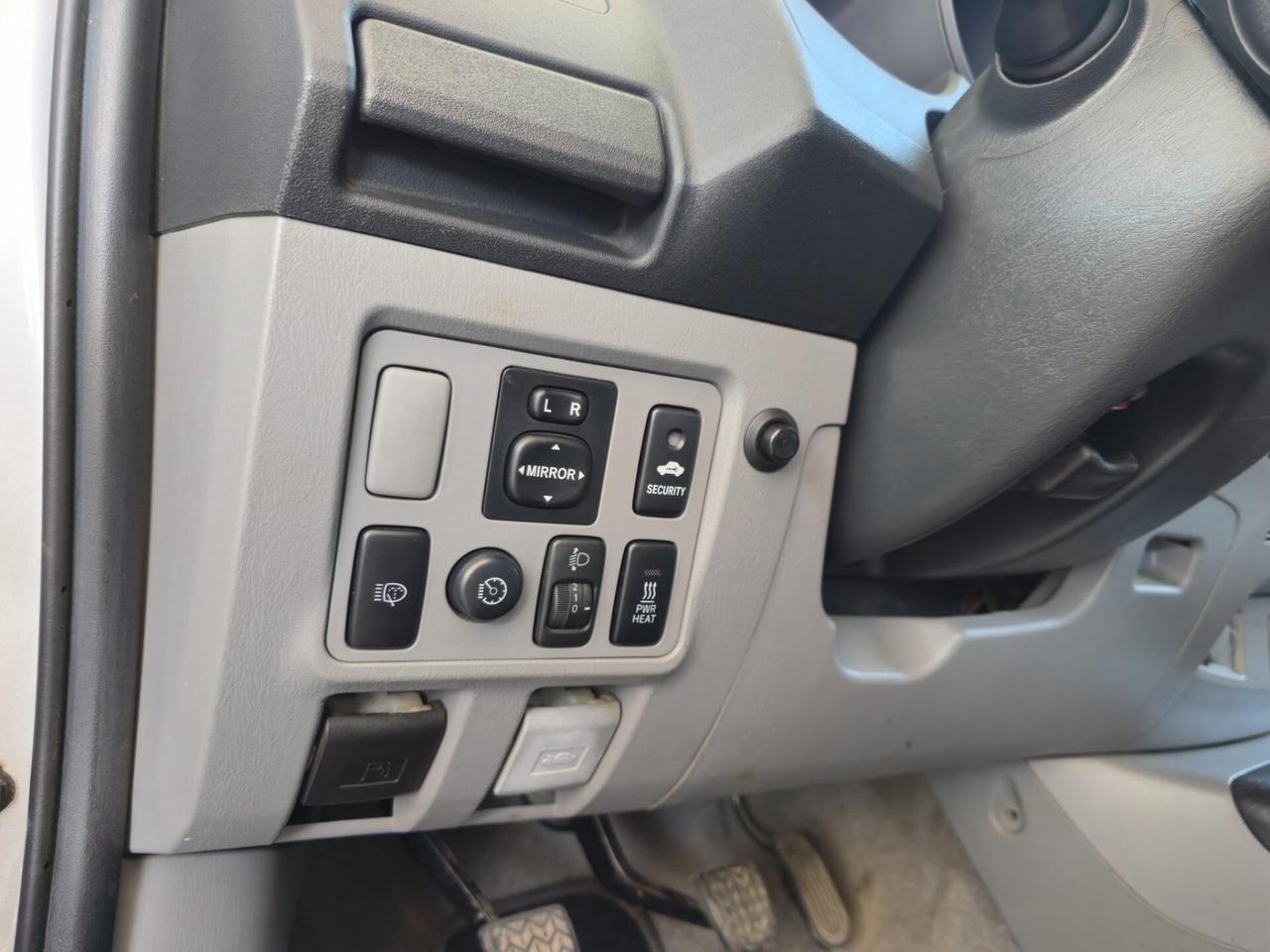 Toyota Hilux 3.0 D-4D 4WD 4p. Doub. Cab SR+