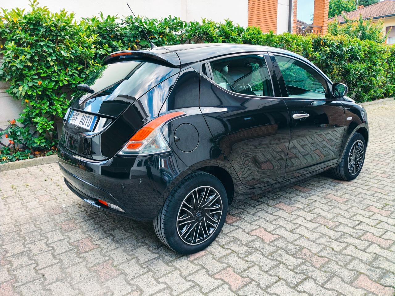 Lancia Ypsilon 1.2 69 CV 5 porte S&S Platinum