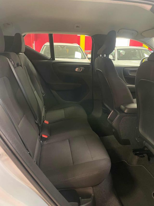 VOLVO XC40 D3 AWD Geartronic*NAVI/TELC/PDC*