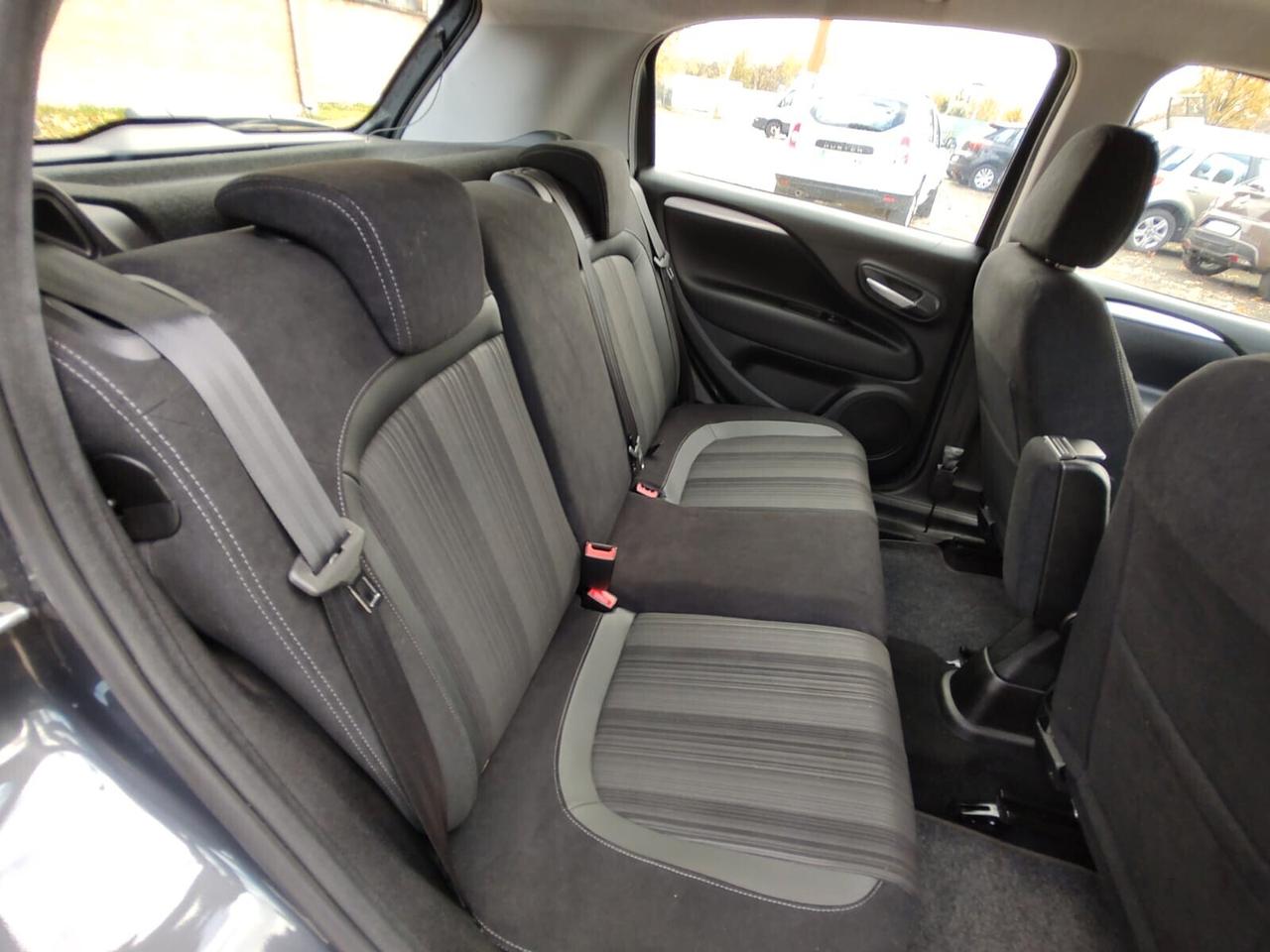 Fiat Punto Evo - EVO, 1.4 M. AIR 16V, 5 PORTE S&S EMOTION, GANCIO TRAINO, CON SOLO 27.000KM, OK NEOPATENTATI, GARANZIA L.12 MESI