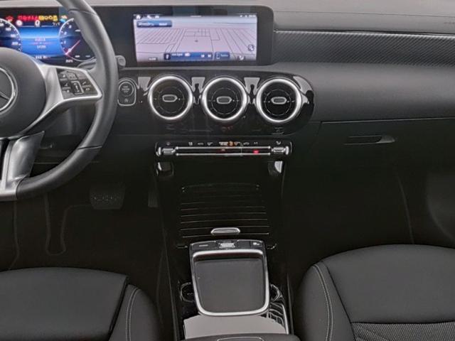 MERCEDES-BENZ CLA 180 Automatic Shooting Brake Progressive Advanced