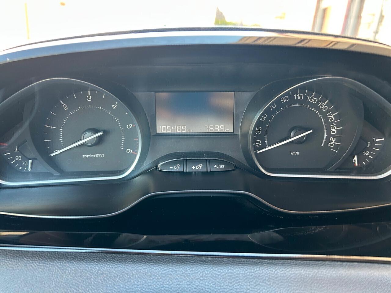 Peugeot 208 BlueHDi 5 porte (ECOBONUS ROTTAMAZIONE)