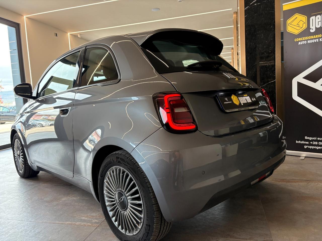 Fiat 500 500e Berlina 42 kWh La Prima