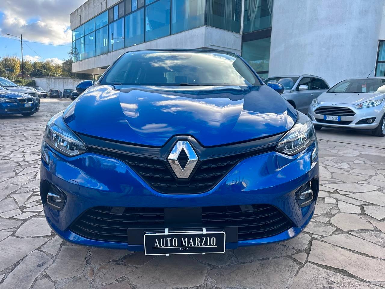 Renault Clio TCe 12V 100 CV 5 porte Intens NAVI - APPLE CARPLAY - ANDROIDAUTO - VETRI OSCURATI - FARI FULL LED