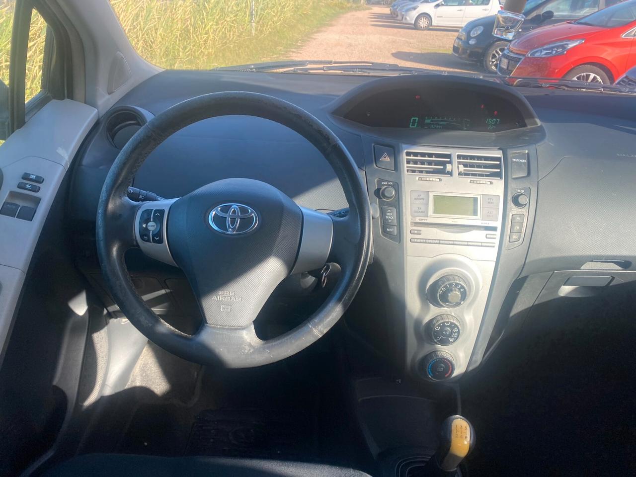 TOYOTA YARIS 1.0 152.000 KM ADATTA NEOPATENTATI