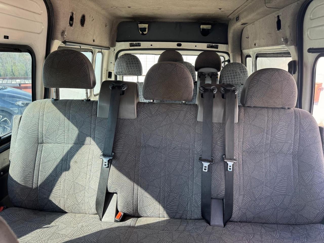 Ford transit 9 posti