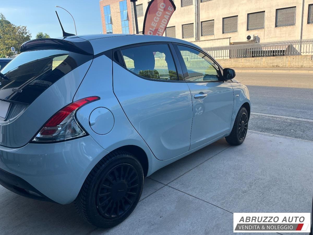 LANCIA - Ypsilon - 1.0 FireFly 5p. S&S Hybrid Oro