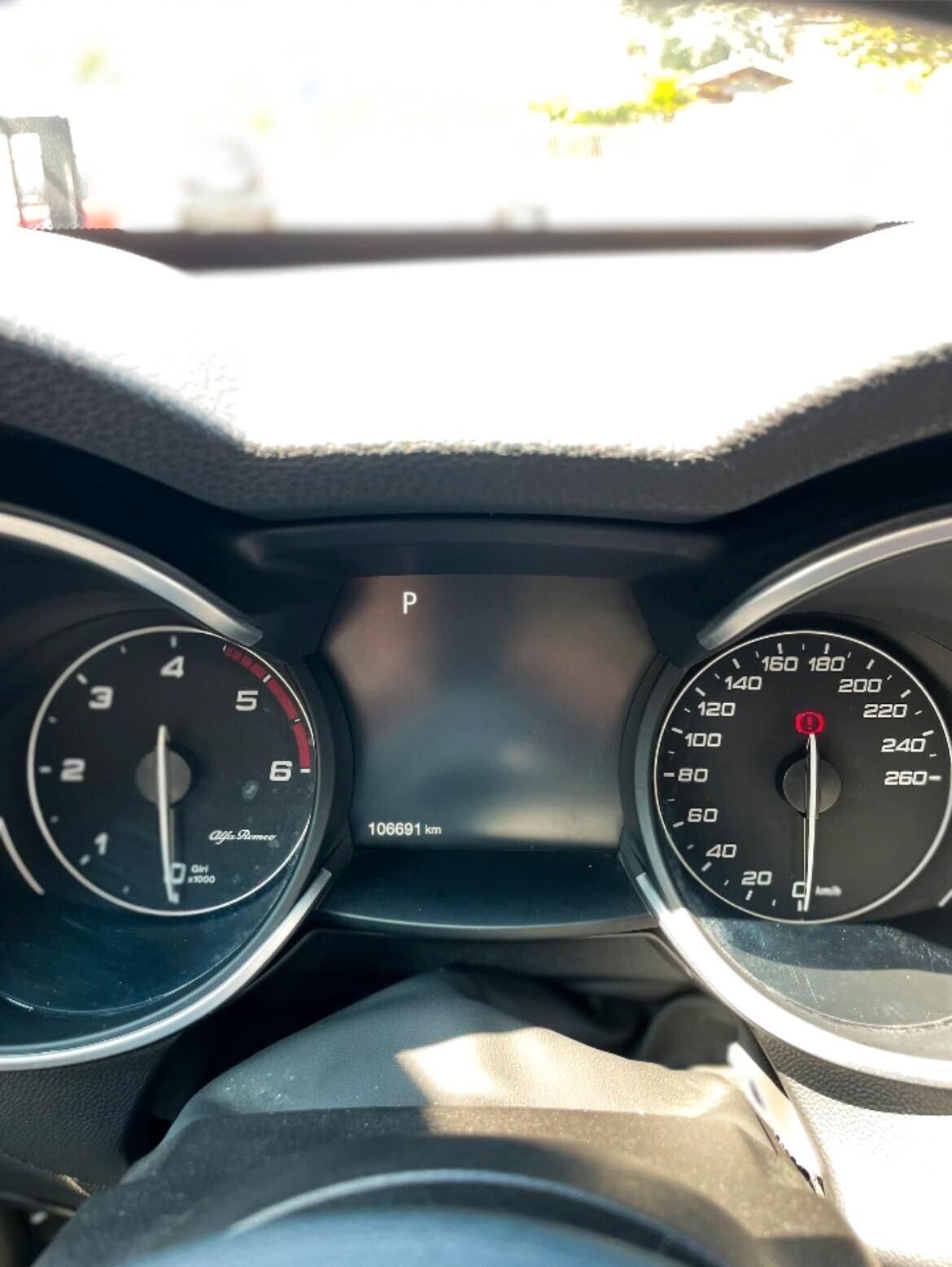 Alfa Romeo Stelvio 2.2 Turbodiesel 210 CV AT8 Q4 full optional tetto panoramico