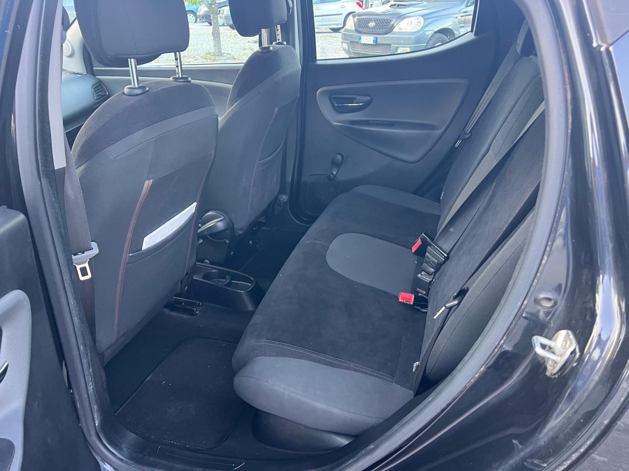 Lancia Ypsilon 1.2 69 CV 5 porte S&S Platinum