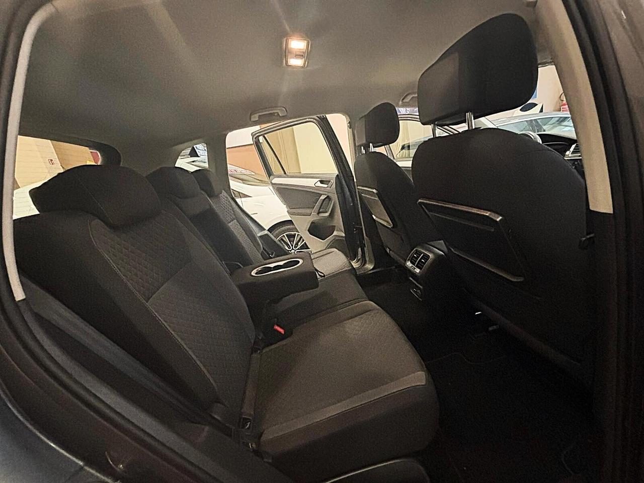 Volkswagen Tiguan 1.6 TDI ** R-LINE** BELLISSIM