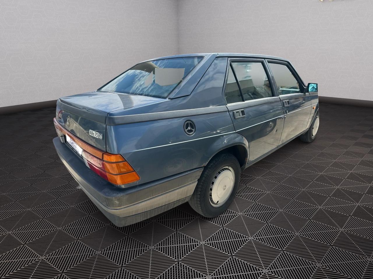 Alfa Romeo 75 1.6