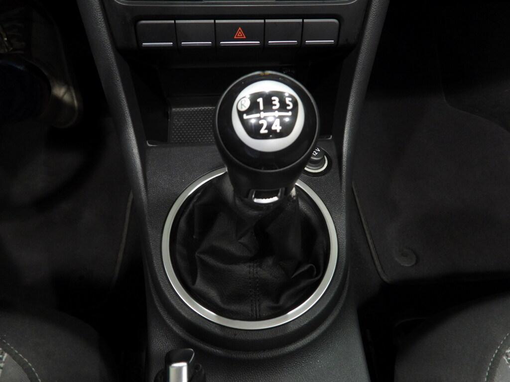 Volkswagen Maggiolino Maggiolino Cabrio 1.6 tdi Design 105cv