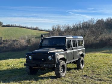 Land Rover Defender 110 TD4 7 POSTI