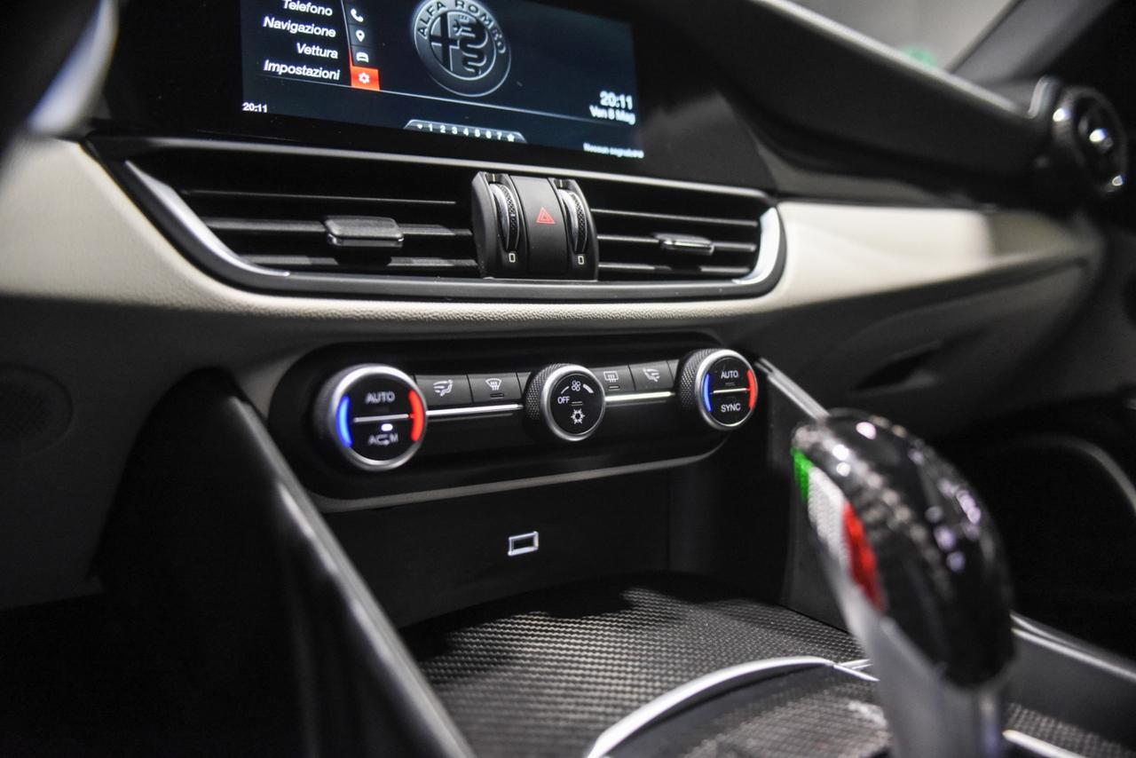 Alfa Romeo Giulia 2.9 V6 Bi-Turbo Quadrifoglio