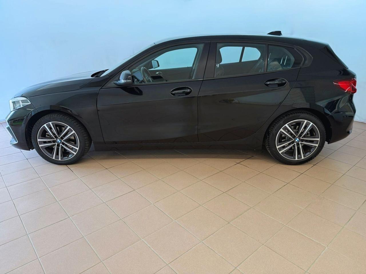 Bmw 118 118d 5p. Business Advantage