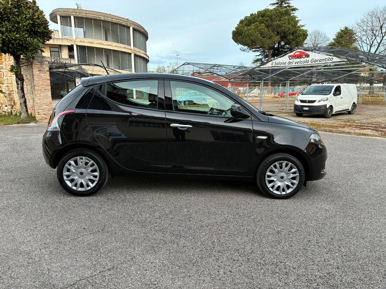 Lancia Ypsilon 1.0 FireFly 5 porte S&S Hybrid Gold