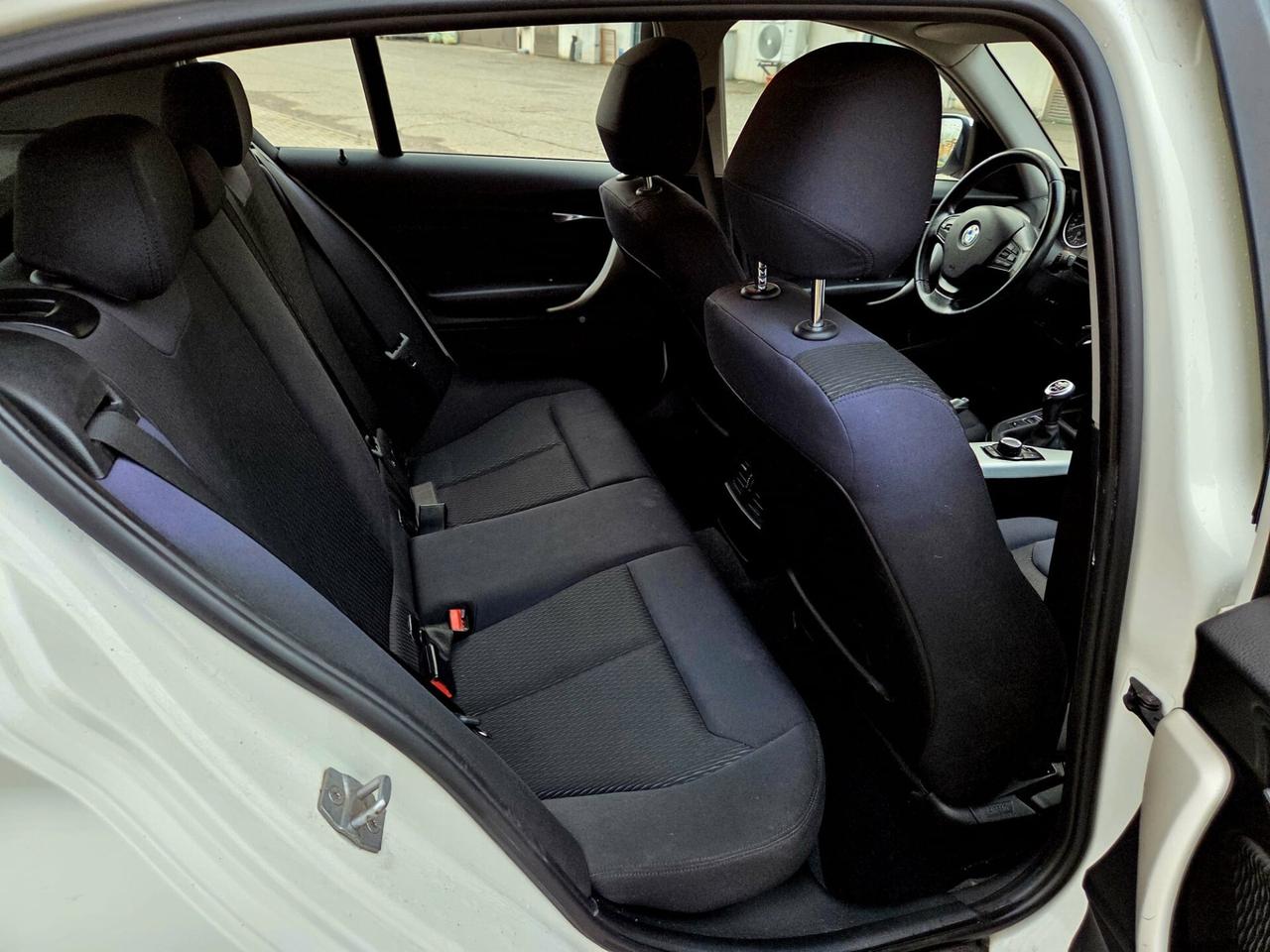 Bmw 116 116d 5p. Unique