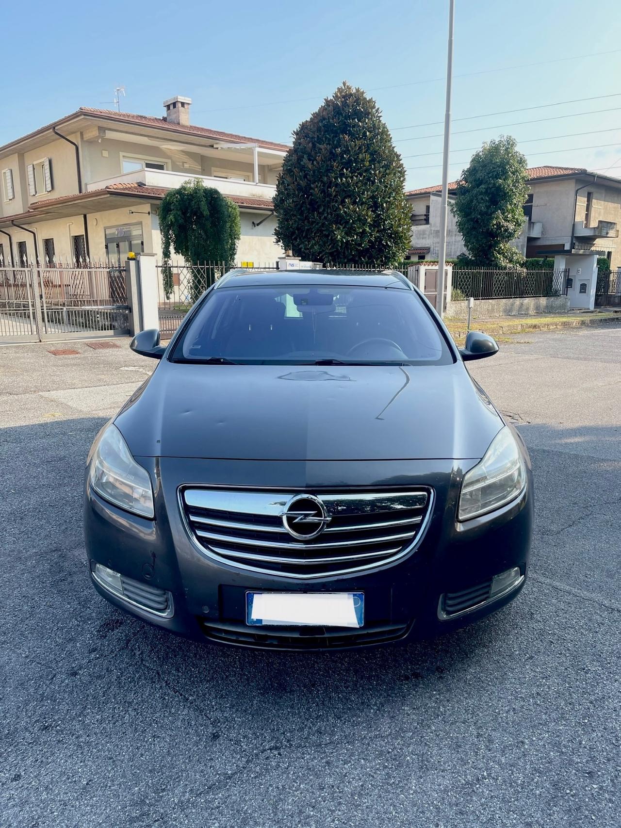 Opel Insignia 2.0 CDTI Sports Tourer Cosmo 2011